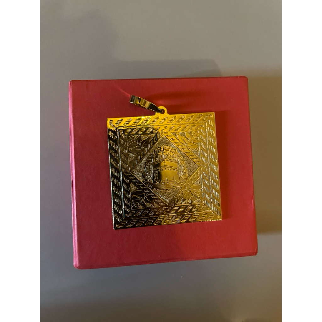 liontin kabah lapis emas 24k