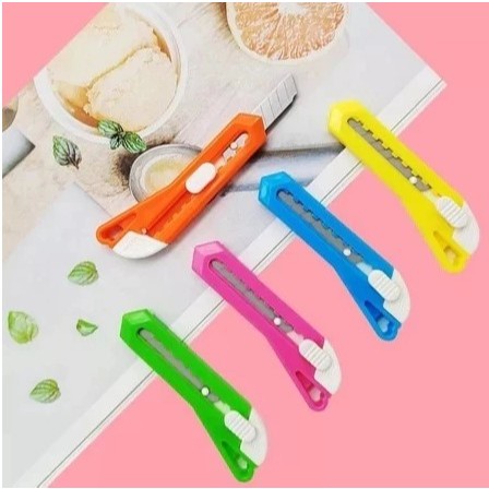 Pisau Cutter Mini Gantungan Kunci Pisau Cutter Kecil Silet Tajam Pemotong Praktis