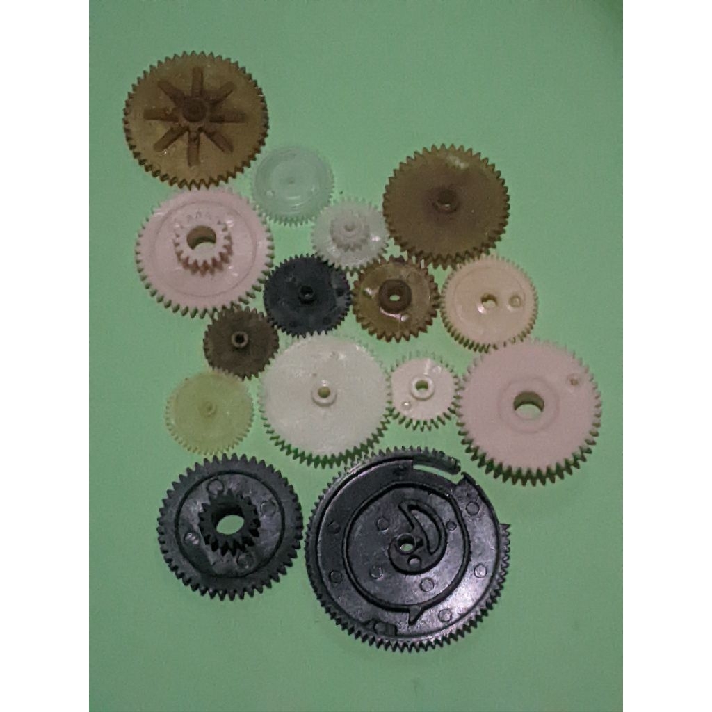 Gir Plastik Mekanik Tape Deck.Tape Mobil. Radio Tape Portable dll. bahan  Plastik NOS New Old Stock.