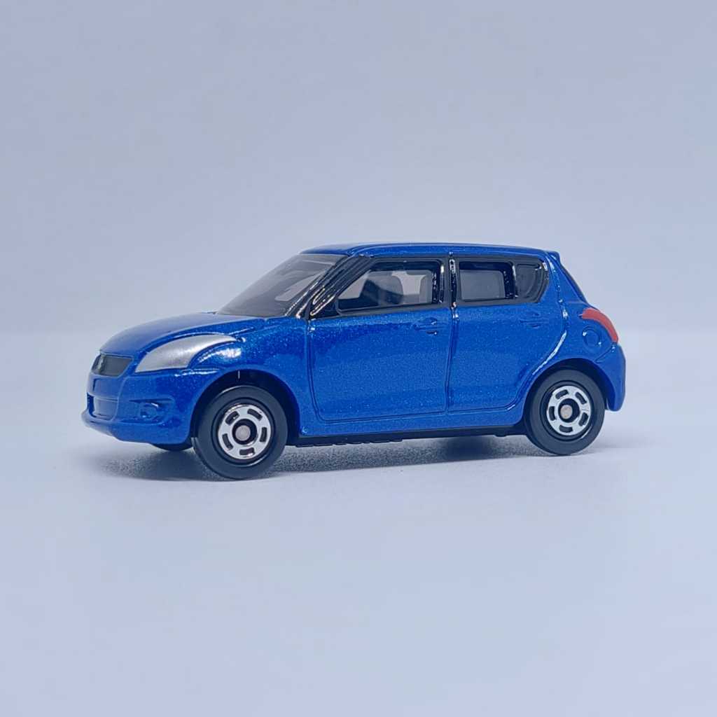 Tomica No 36 Suzuki Swift