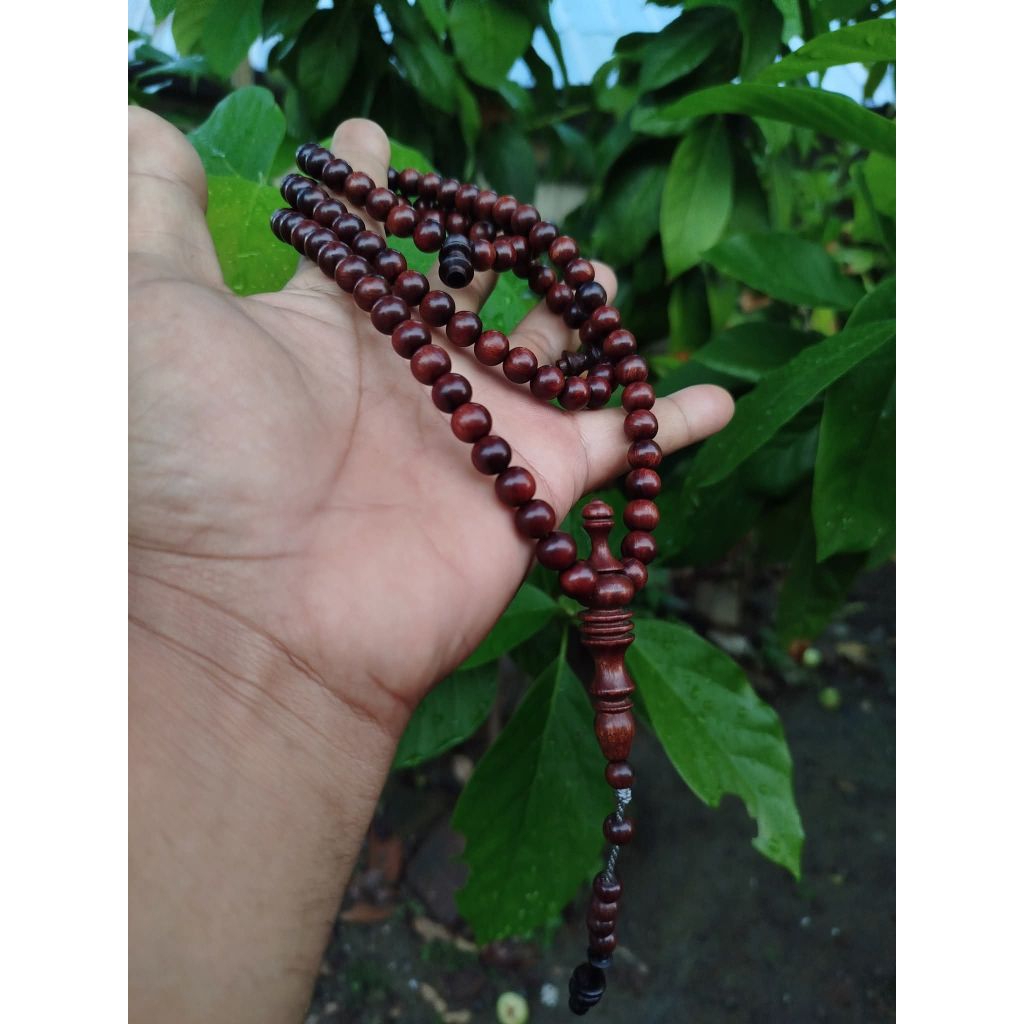 TASBIH AKAR GALIH KAYU NAGASARI CIREBON 99 BUTIR MERAH TUA NGURAK