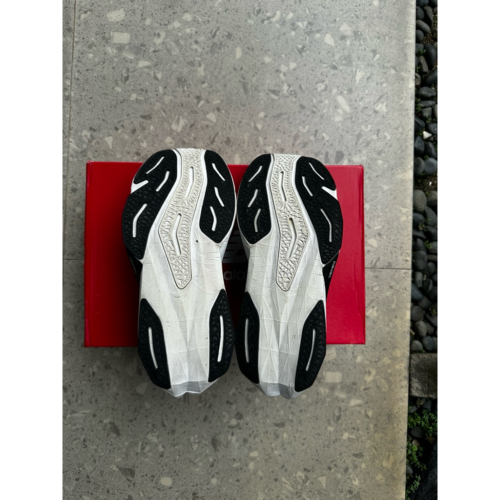 new balance rebel v4 second