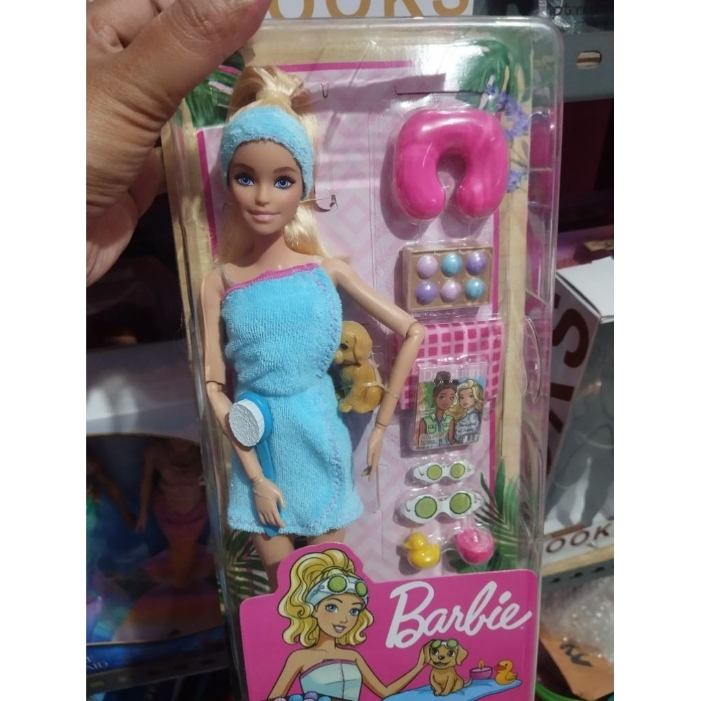 Boneka barbie Made to move