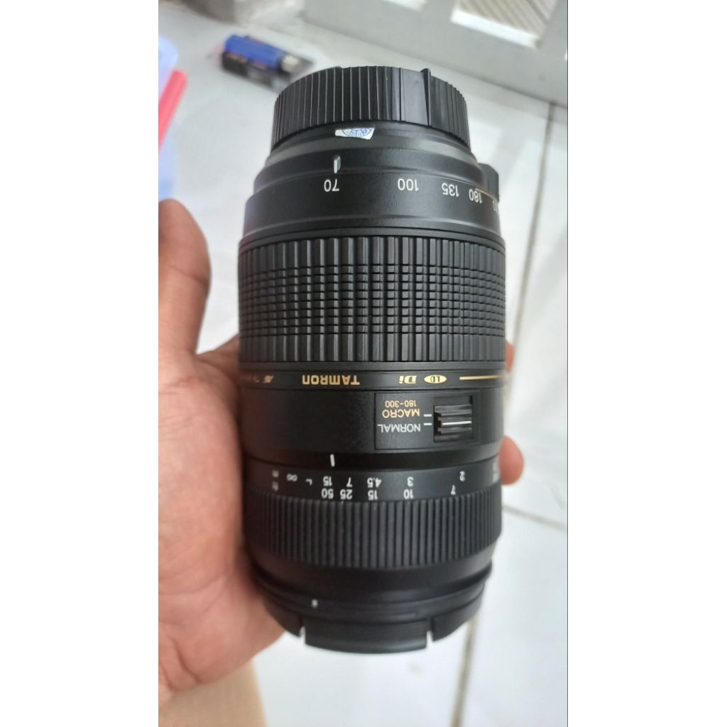 Lensa tele tamron 70 - 300mm for NIKON