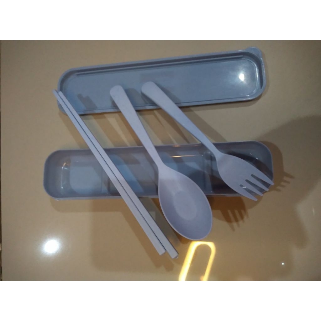 PERLENGKAPAN SET MAKAN SENDOK GARPU SUMPIT-SET MAKAN CAMPING