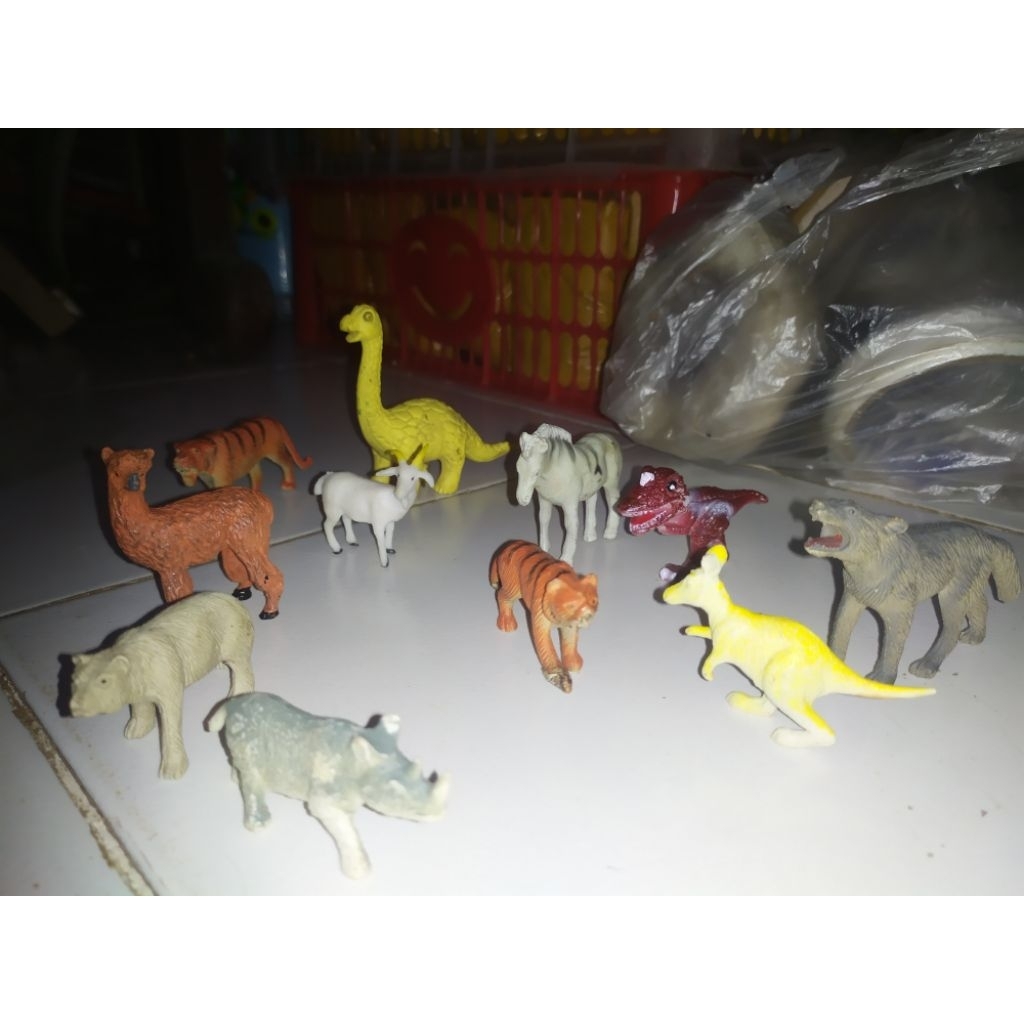 mainan binatang-binatang