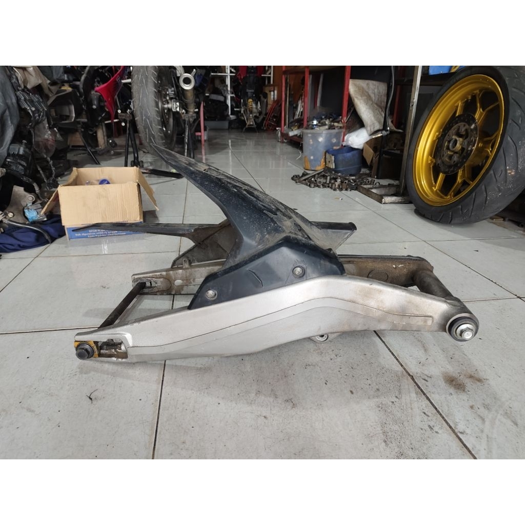 swing arm cbr 250rr original