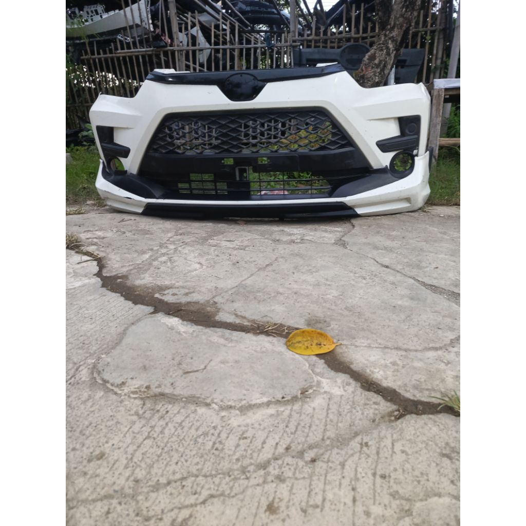 Bemper depan Toyota Raize