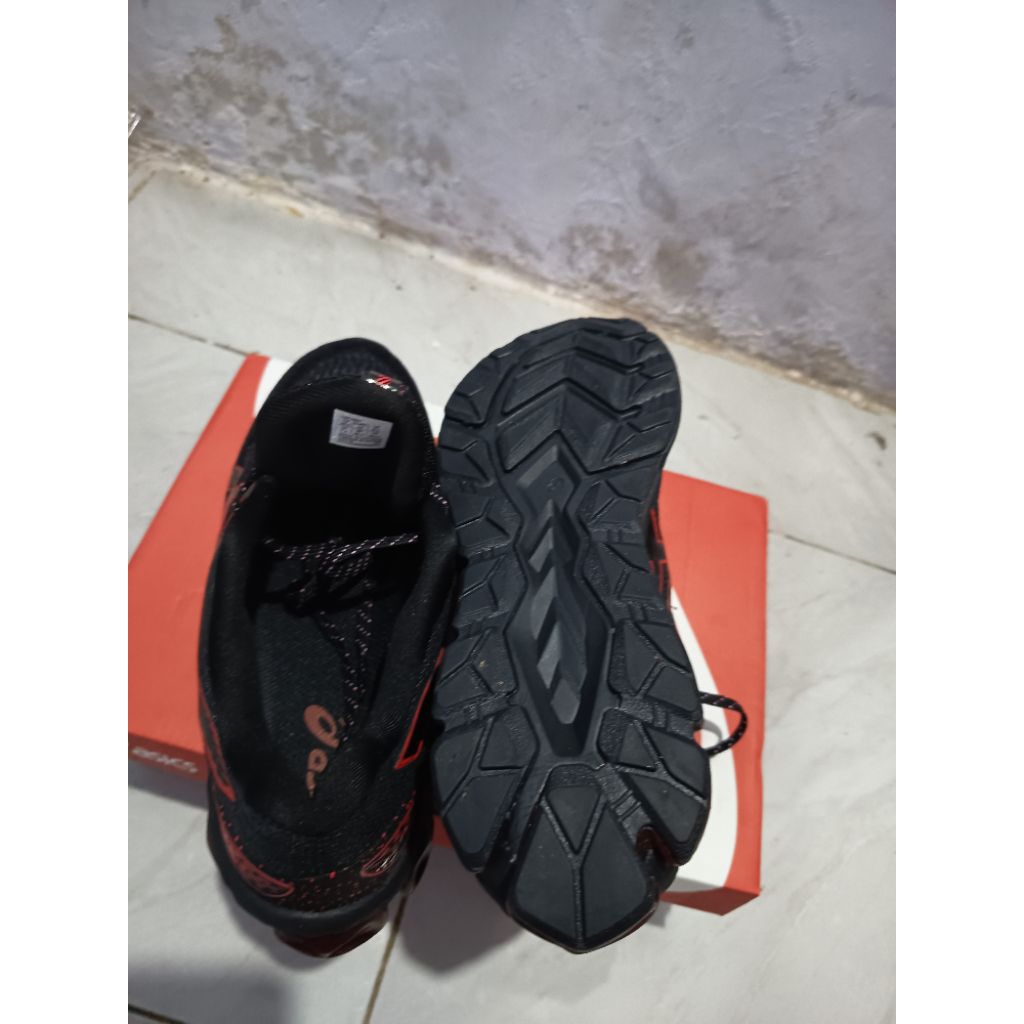 Asics Gel Quantum VII RED BLACK SIZE 42