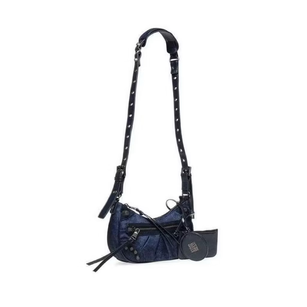 [PRELOVED TANPA BOX/PAPERBAG] - STEVE MADDEN BGLOWING DENIM ORI 100%