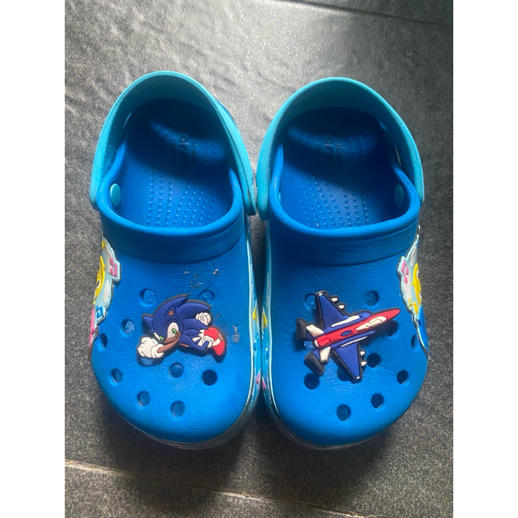 PL sendal crocs anak