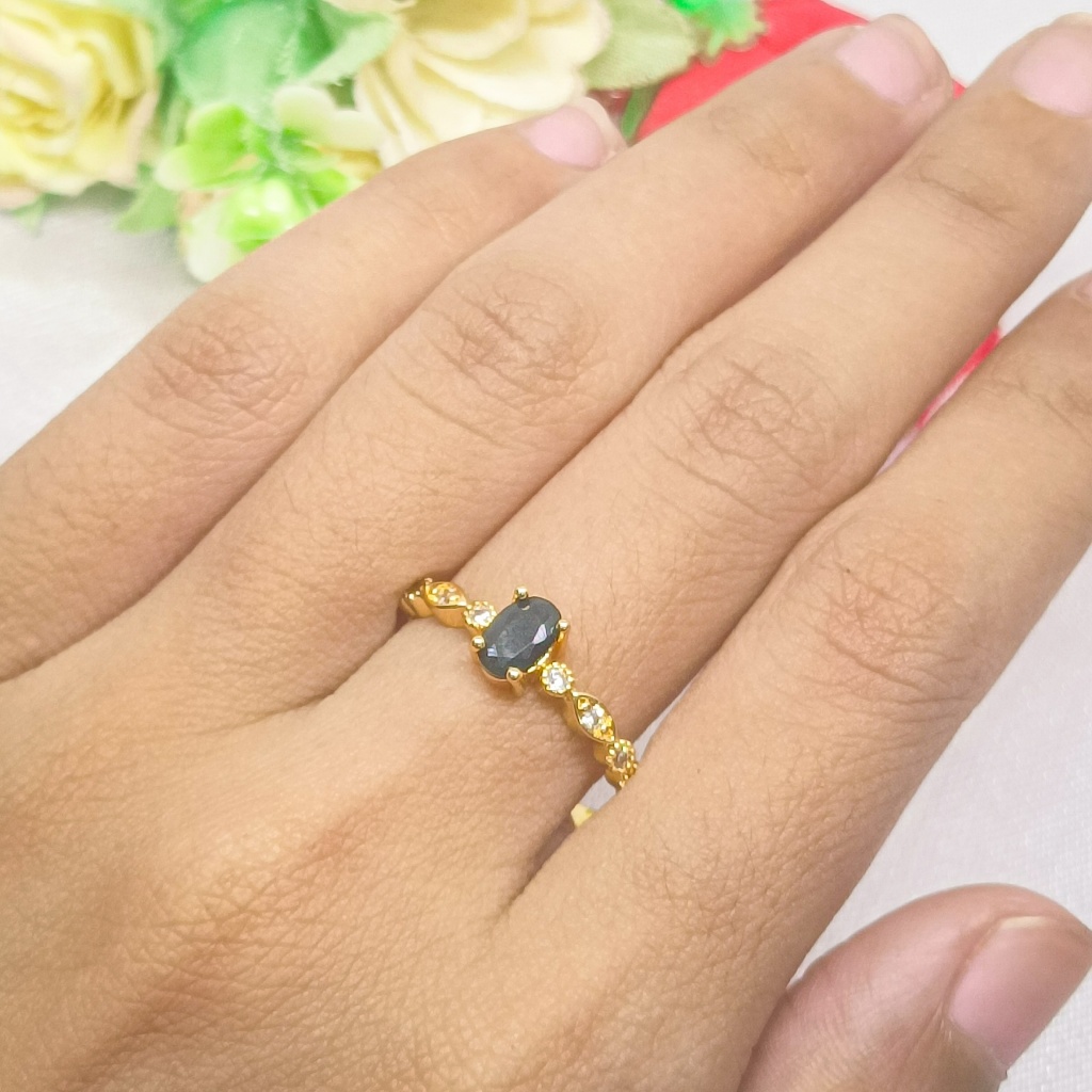 Cincin serbaguna dan ringkas bergaya Dubai berlapis emas 24 karat dengan hiasan berlian imitasi, ter