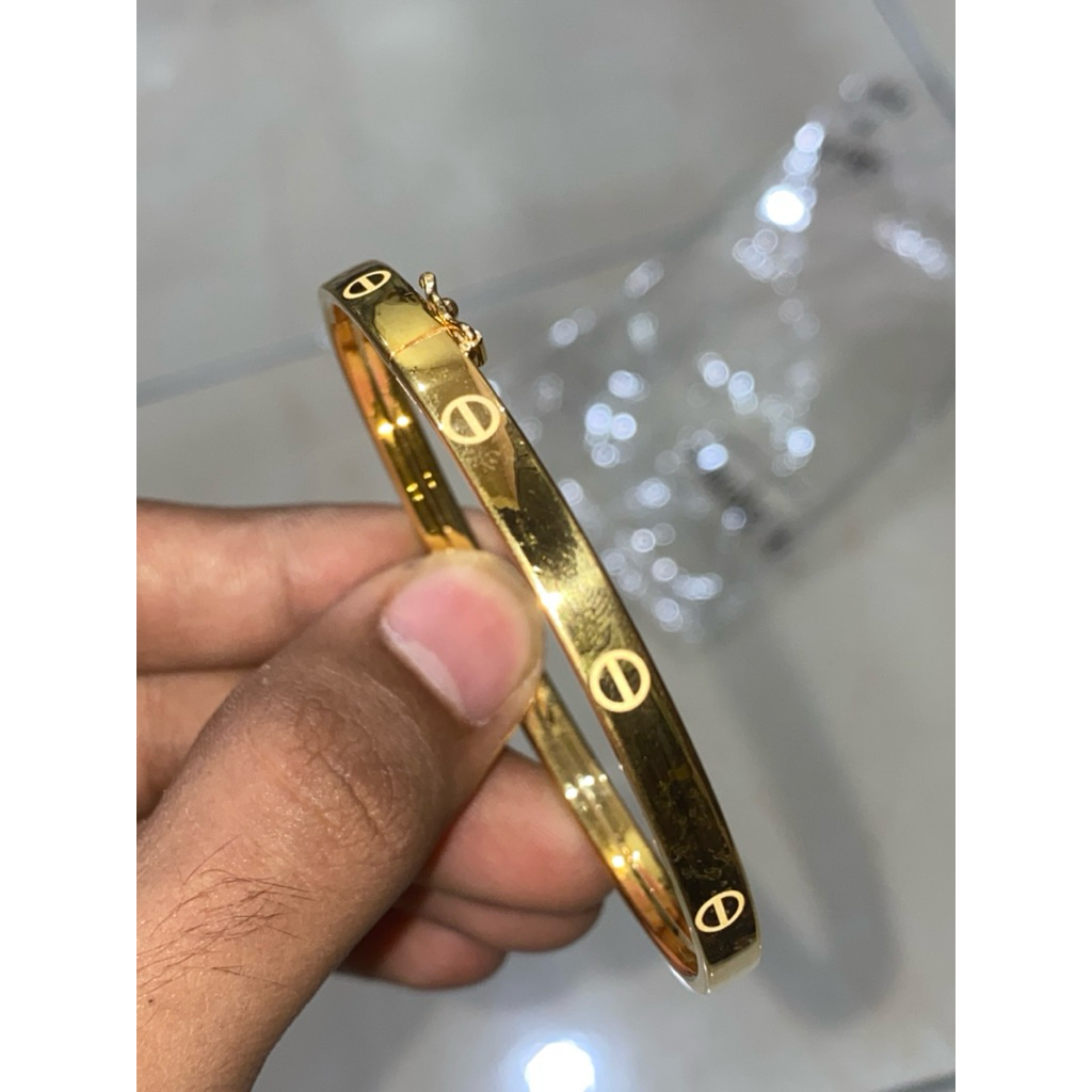 Gelang Cartier Bahan perak sepuh emas kuning