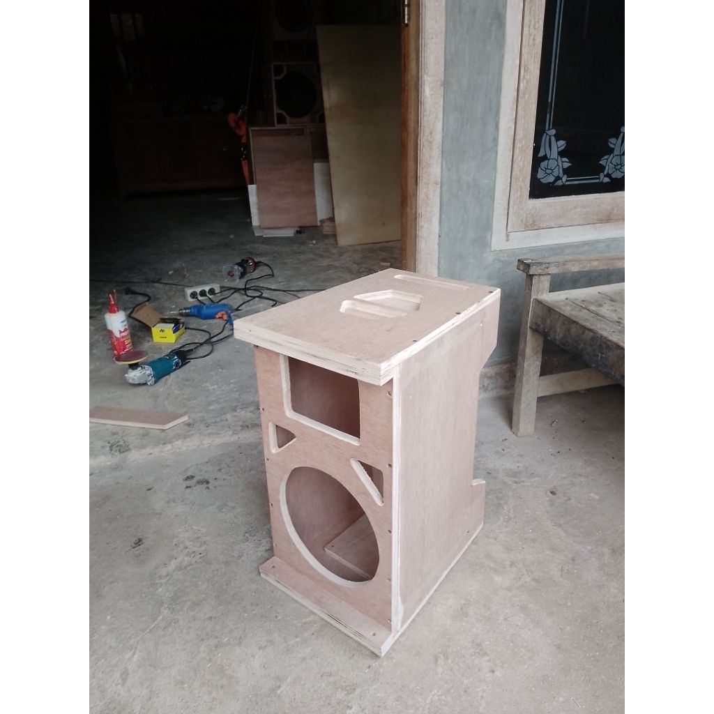 Box speaker Line Array 10 inch, Menggunakan bahan triplek 15 mm