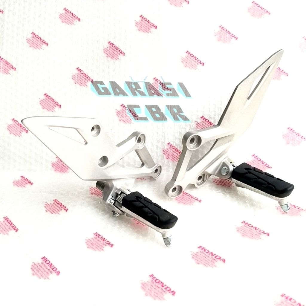 Step Front Assy CBR 150R - Footstep Depan CBR 150R K45G K45N K45R - Pijakan Kaki Depan CBR 150R Face