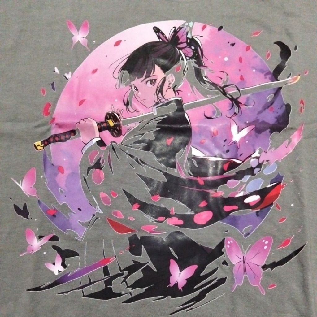 kaos bekas karakter anime