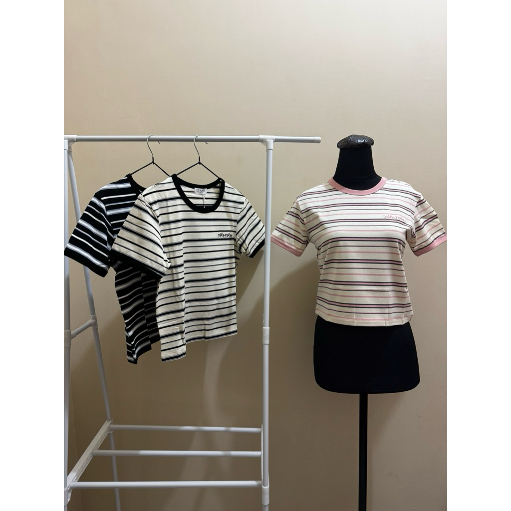 ATASAN GIANTS KAOS BASIC GARIS GARIS MODEL CROP TOP LENGAN PENDEK BANGKOK BKK