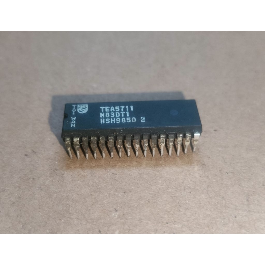 IC TEA5711 am/fm streo radio circuit Philips Made in taiwan