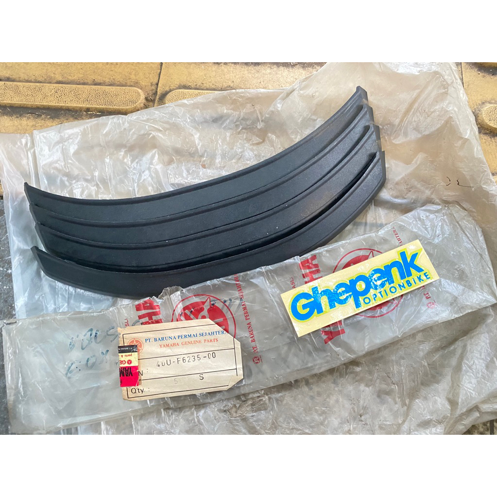 karet bawah Winshield winsil winshil visor yamaha v80 super deluxe robot Original Nos