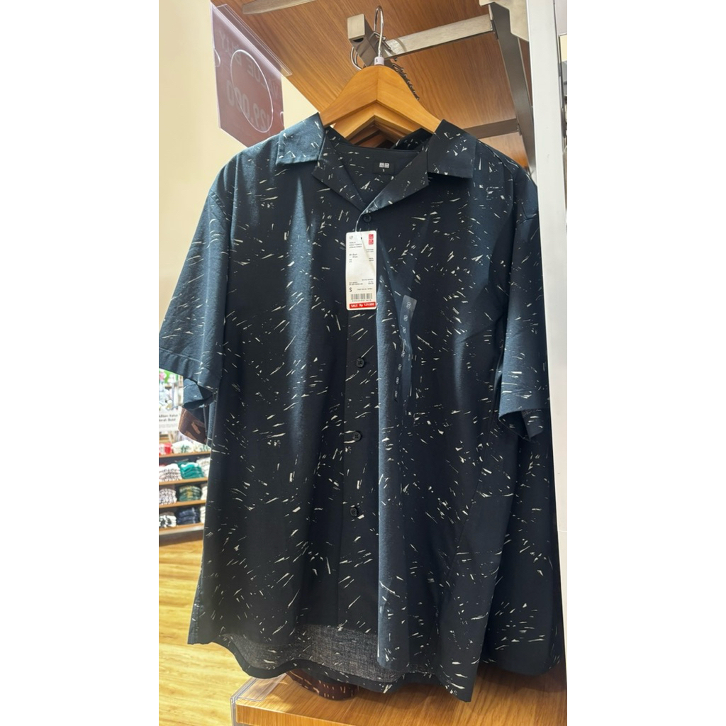SALE KEMEJA PRIA Lengan Pendek UNIQLO original MURAH