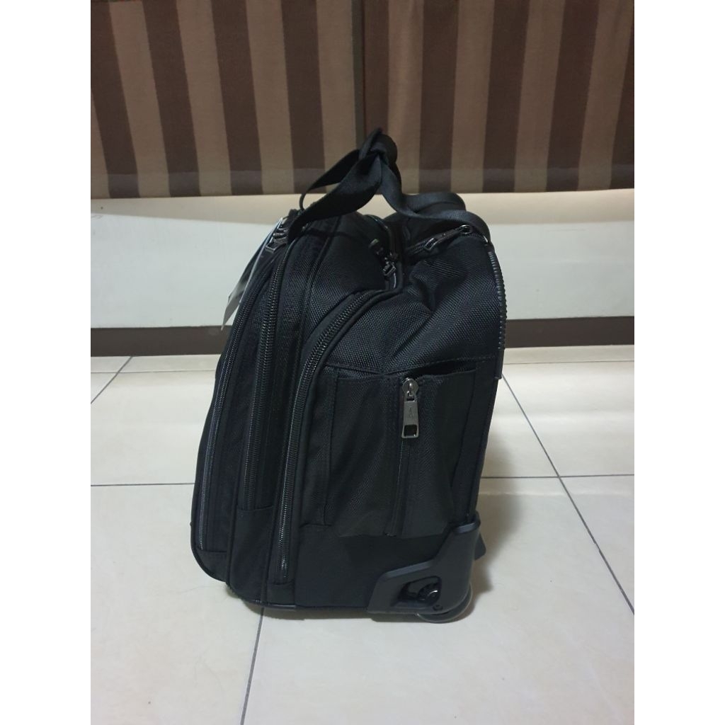 Koper Pilot Cabin Travelpro FlightCrew5 Horizontal Rolling Overnighter