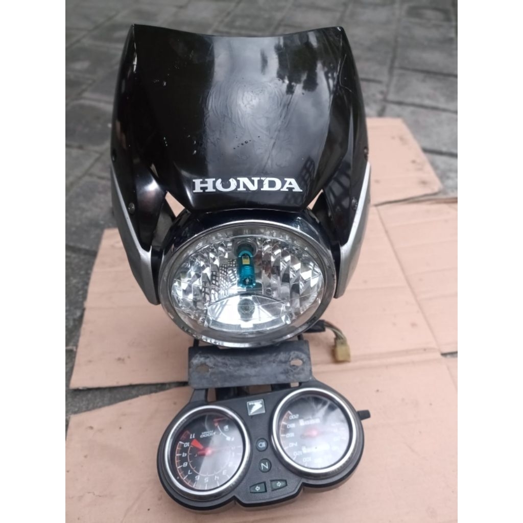 Headlamp lampu depan visor set braket kupingan spidometer barong  Honda tiger revo original