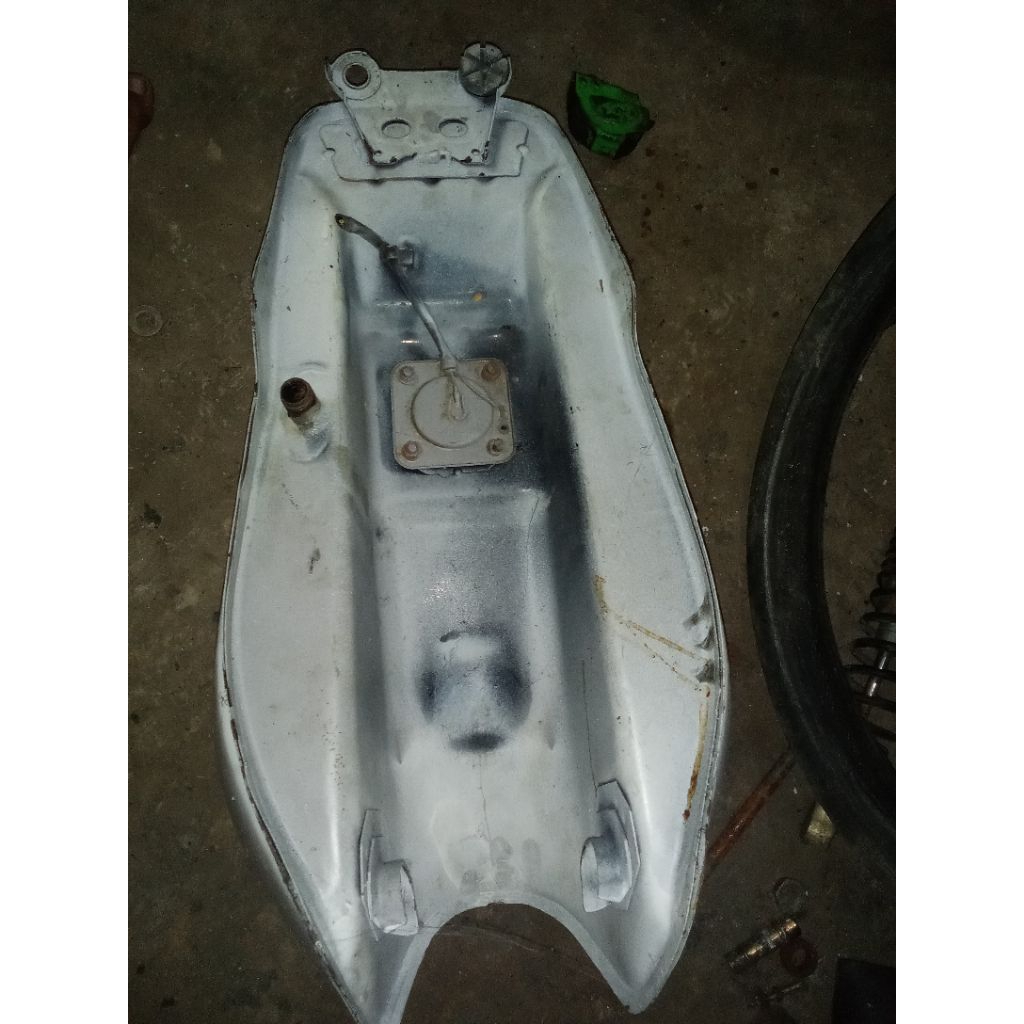 tangki megapro hiu /lama