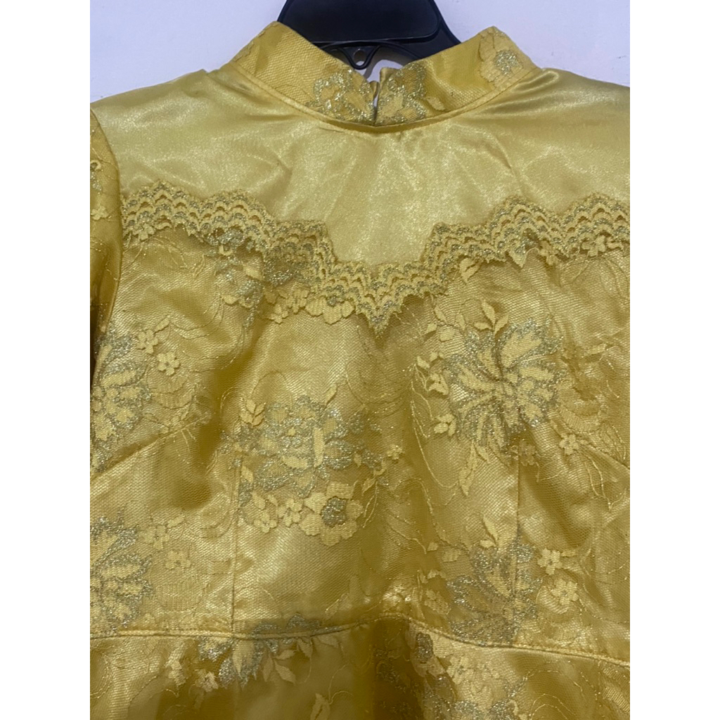 KEBAYA MODERN BROKAT KUNING