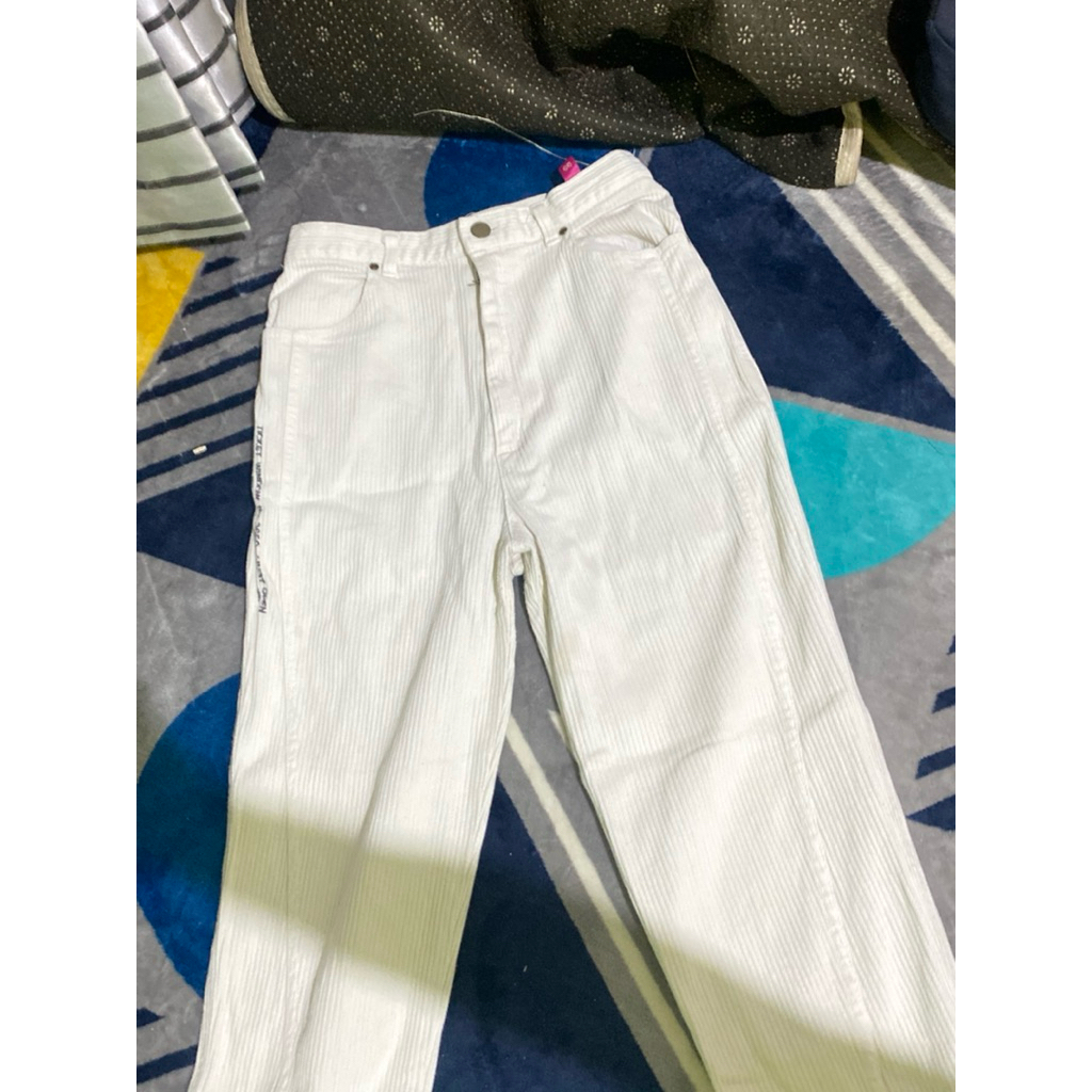 Celana putih wanita preloved