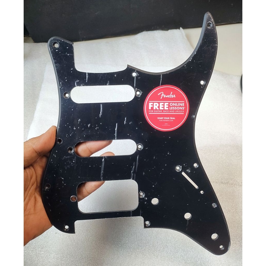 Pickguard Gitar Fender Stratocaster HSS Original Squier