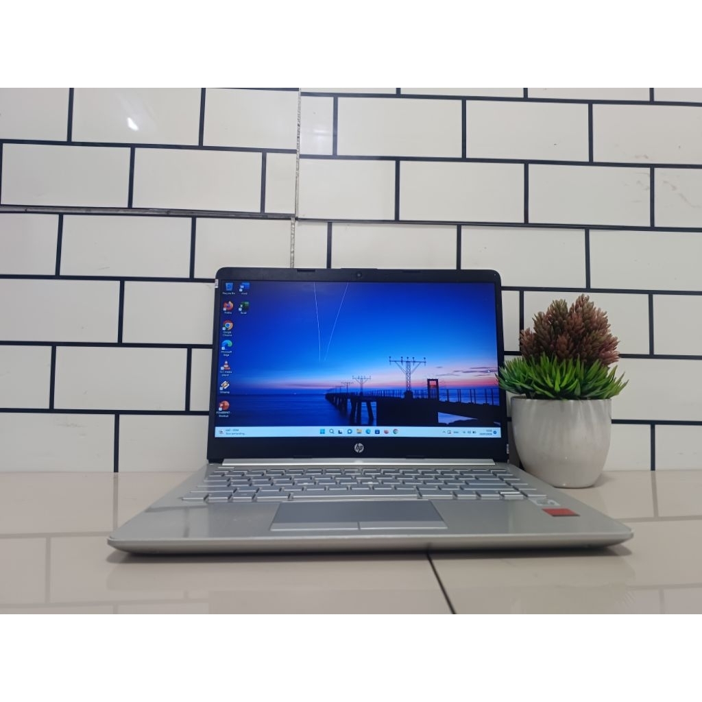 Laptop Hp 14s-cf2004TX,Intel Core i5 Gen 10,Ram 8Gb,Ssd 256Gb