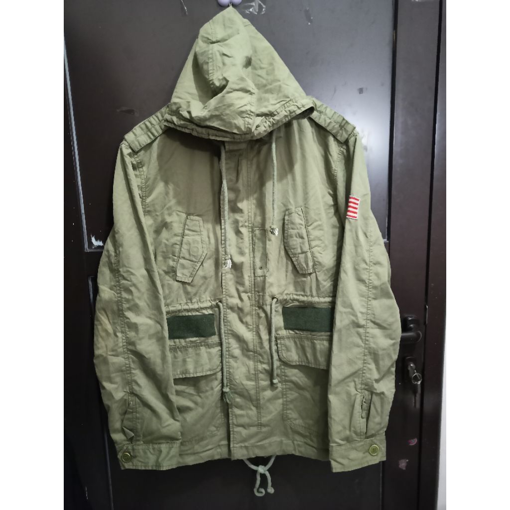 JAKET PARKA MODEL FISHTAIL WARNA HIJAU ARMY MEREK HILFIGER DENIM SIZE XL