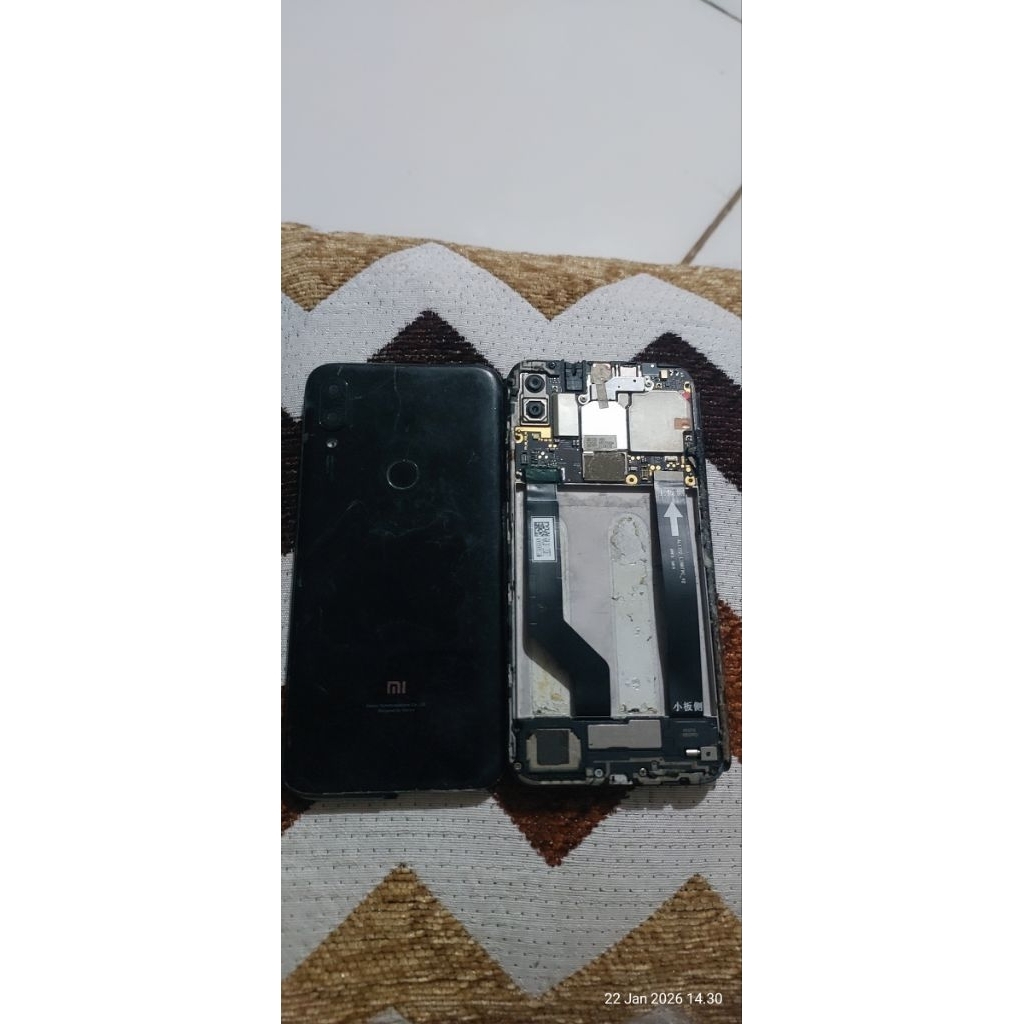 mi play minus lcd  dan tidak ada batre ram 4/64