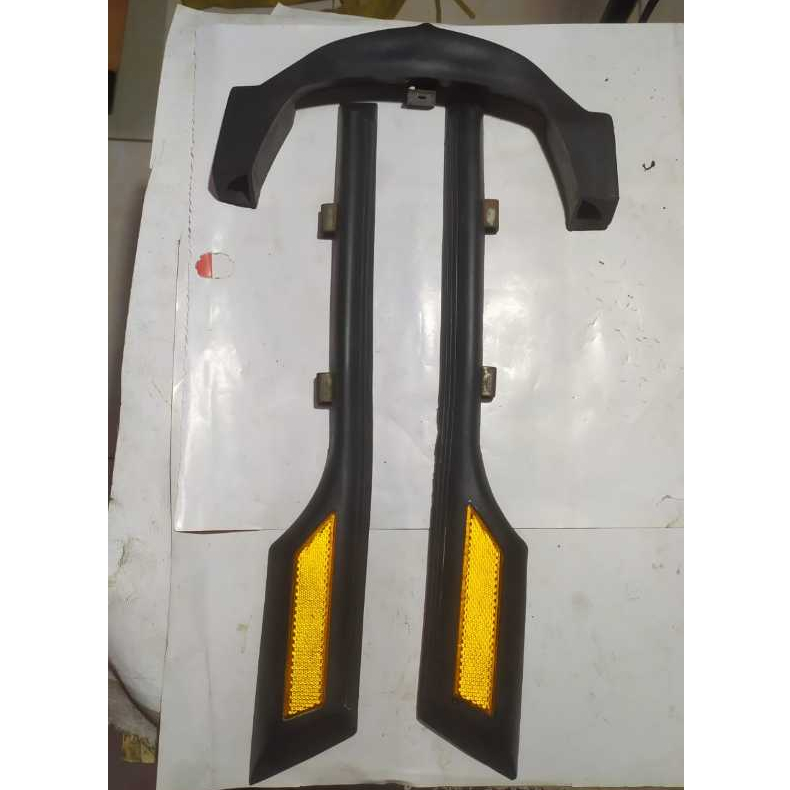 original 1 set bemper trim hiu napoleon spakbor depan vespa spartan PX PXExclusive sepasang kanan ki