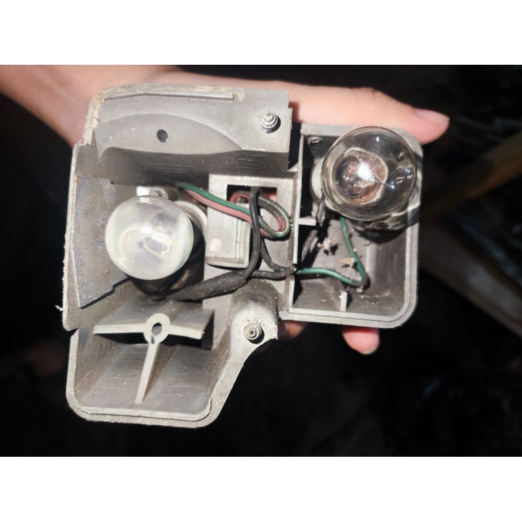 dudukan lampu belakang civic genio