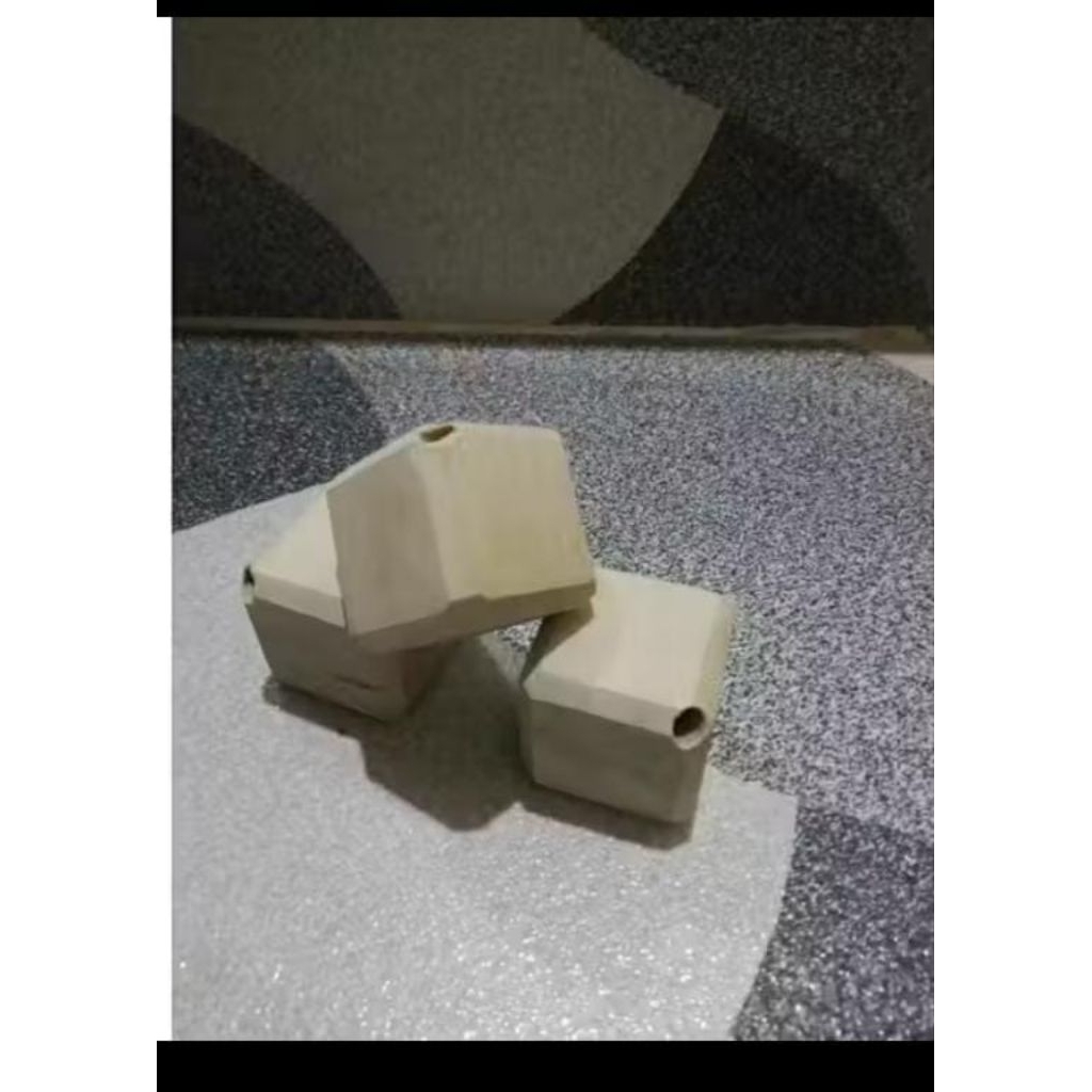 Pion Kotak Dadu sangkar burung