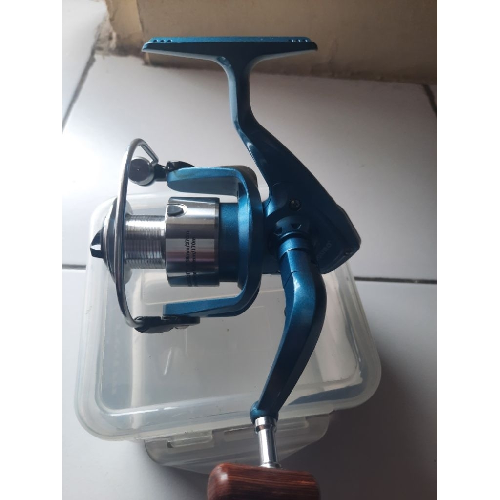 Reel pancing Maguro Bream 3000 New