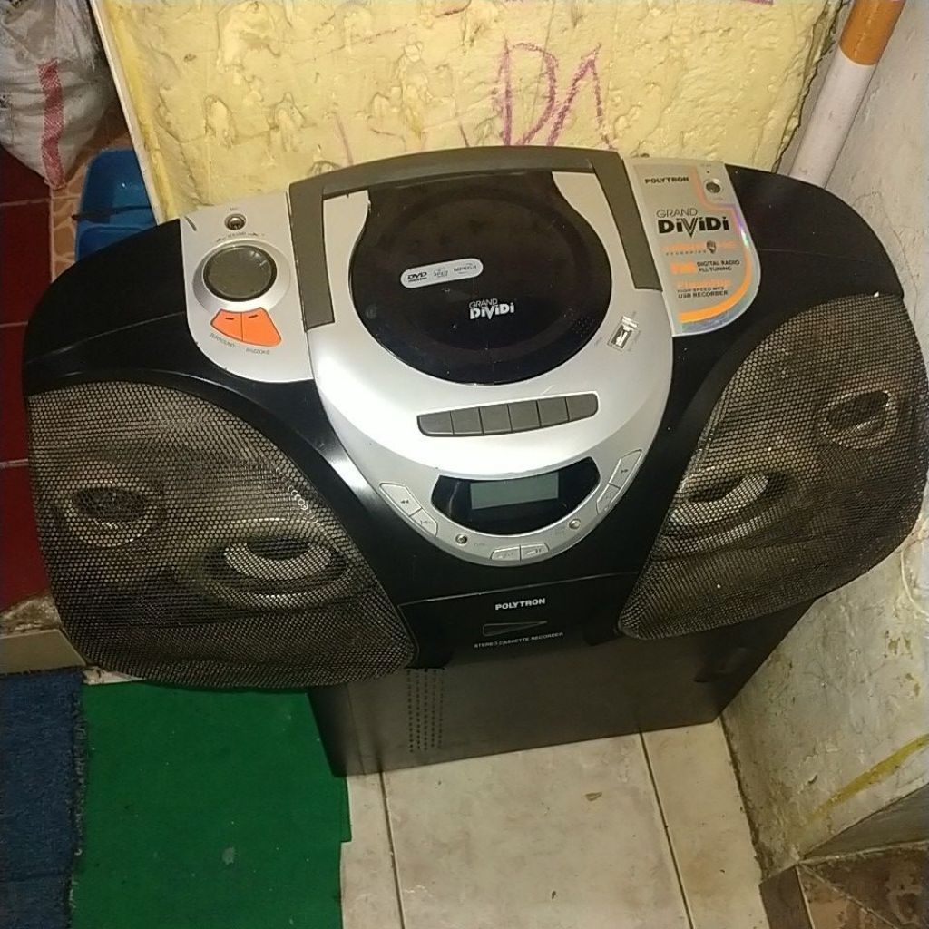 Mini compo  Polytron   normal  GD 715SR