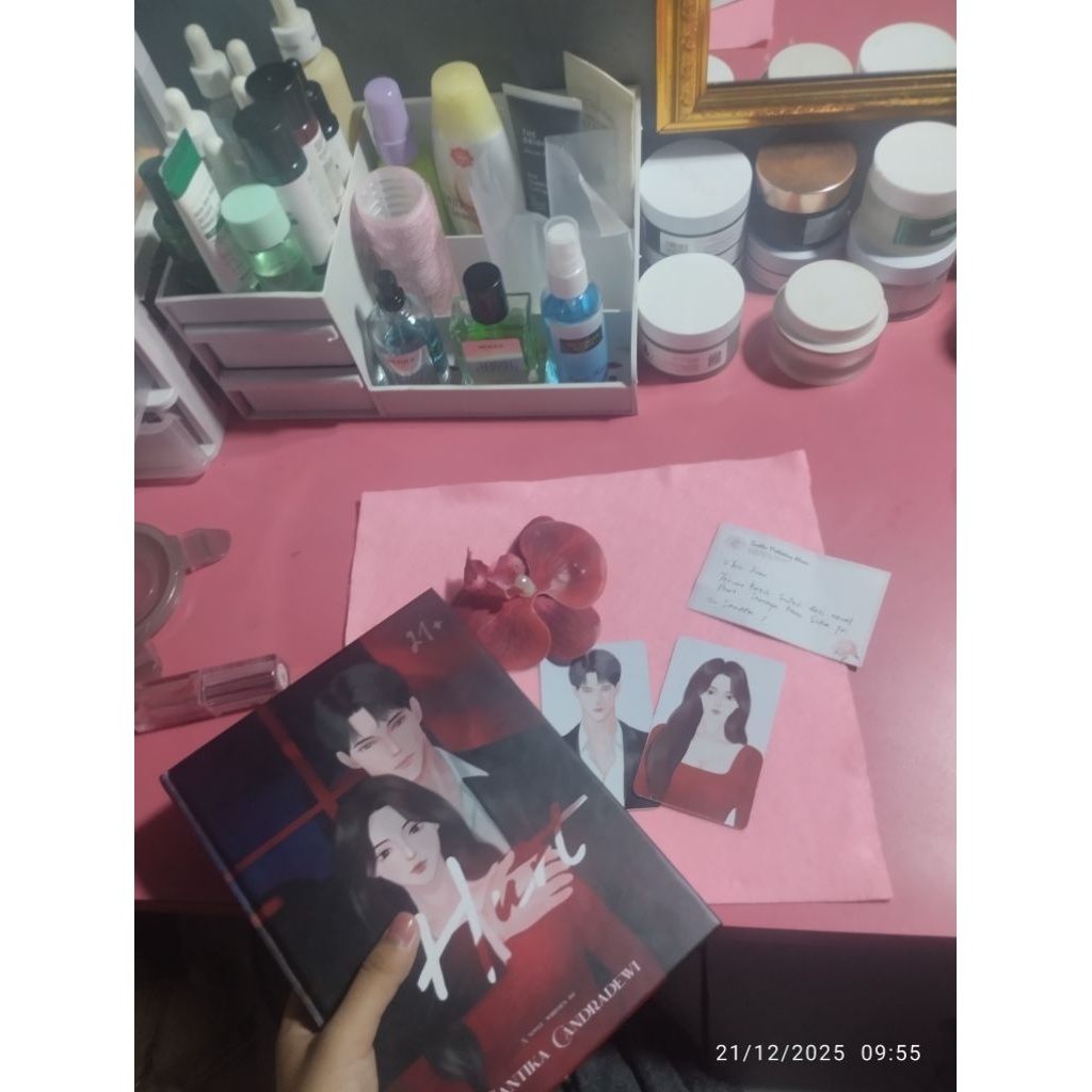 Novel hard cover HURT