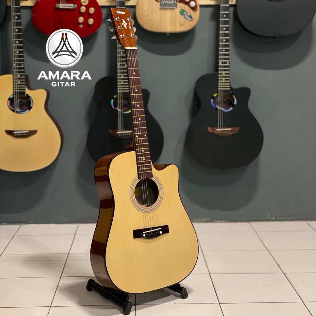 Gitar akustik elektrik Yamaha Jumbo