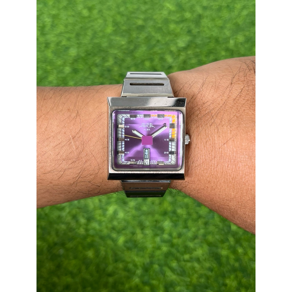Alba AKA Square Purple Dial Cutting Glass