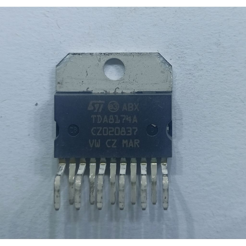 ic vertikal tda8174 bodi besar