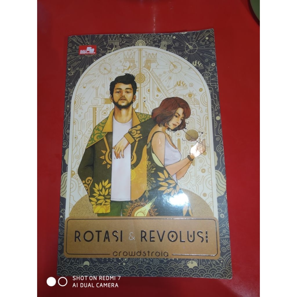 Buku Novel Rotasi & Revolusi - Crowdstroia (Preloved - Bekas) (Rare / Langka)