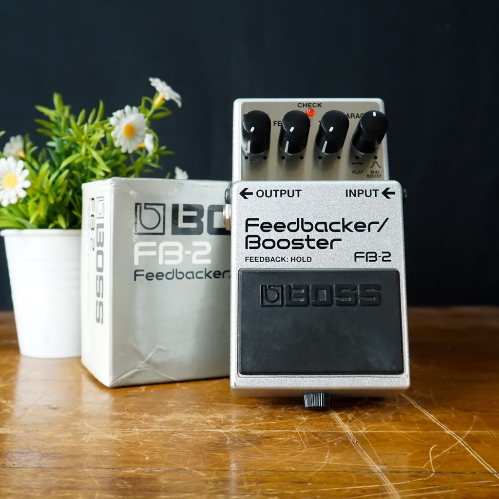 Boss Feedbacker / Booster Efek Gitar