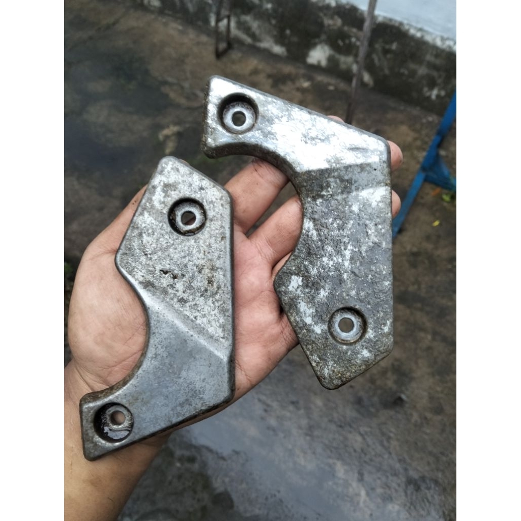 Cover rangka/footstep depan satria Fu original copotan