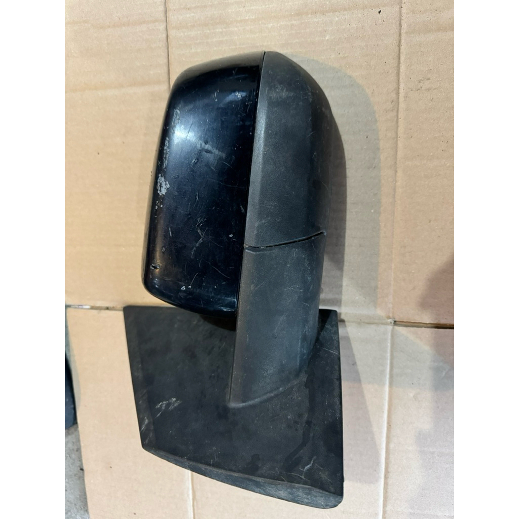 spion Chevrolet spin kiri original