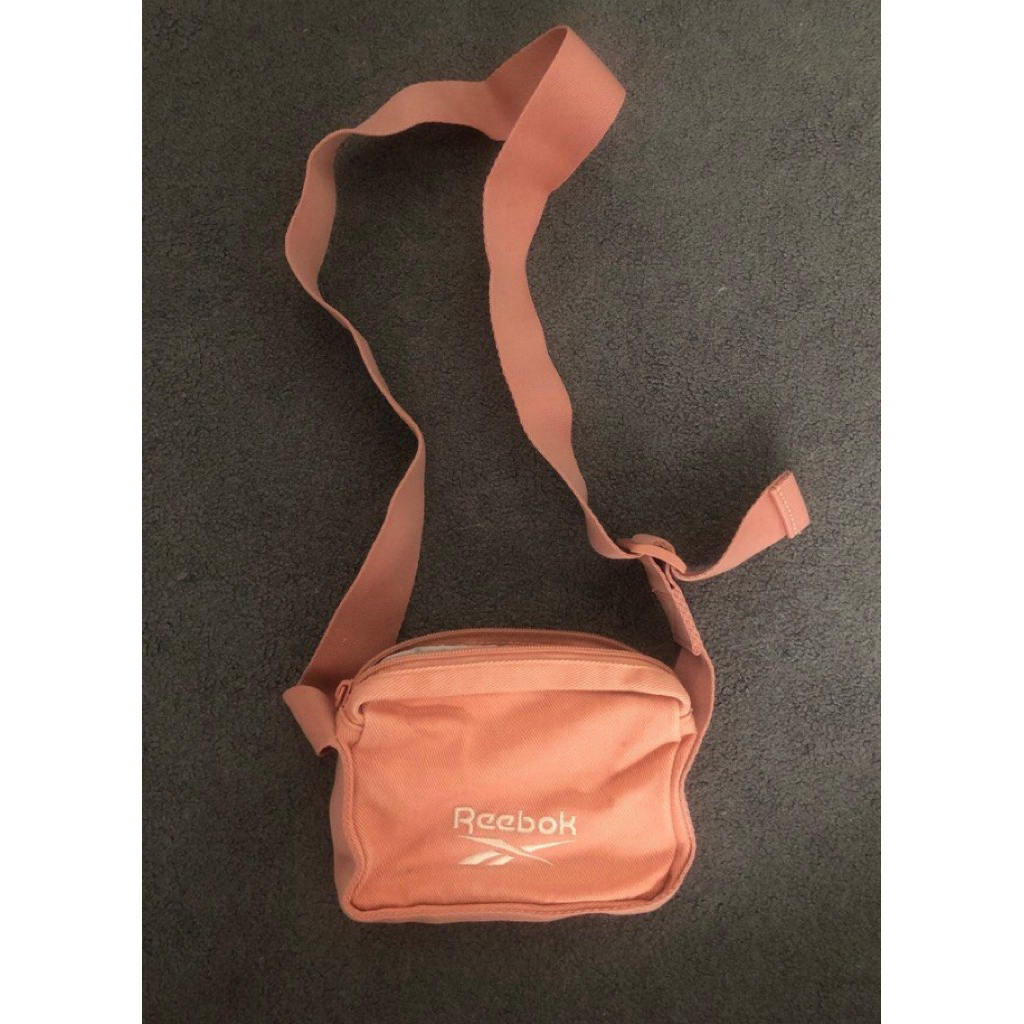 Reebok cross body bag in pink - tas cewek selempang pink anak-anak