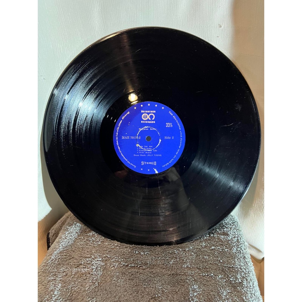 Vinyl Jelly Tobing – Tinggalkan Sendiri / Piringan Hitam Jelly Tobing – Tinggalkan Sendiri