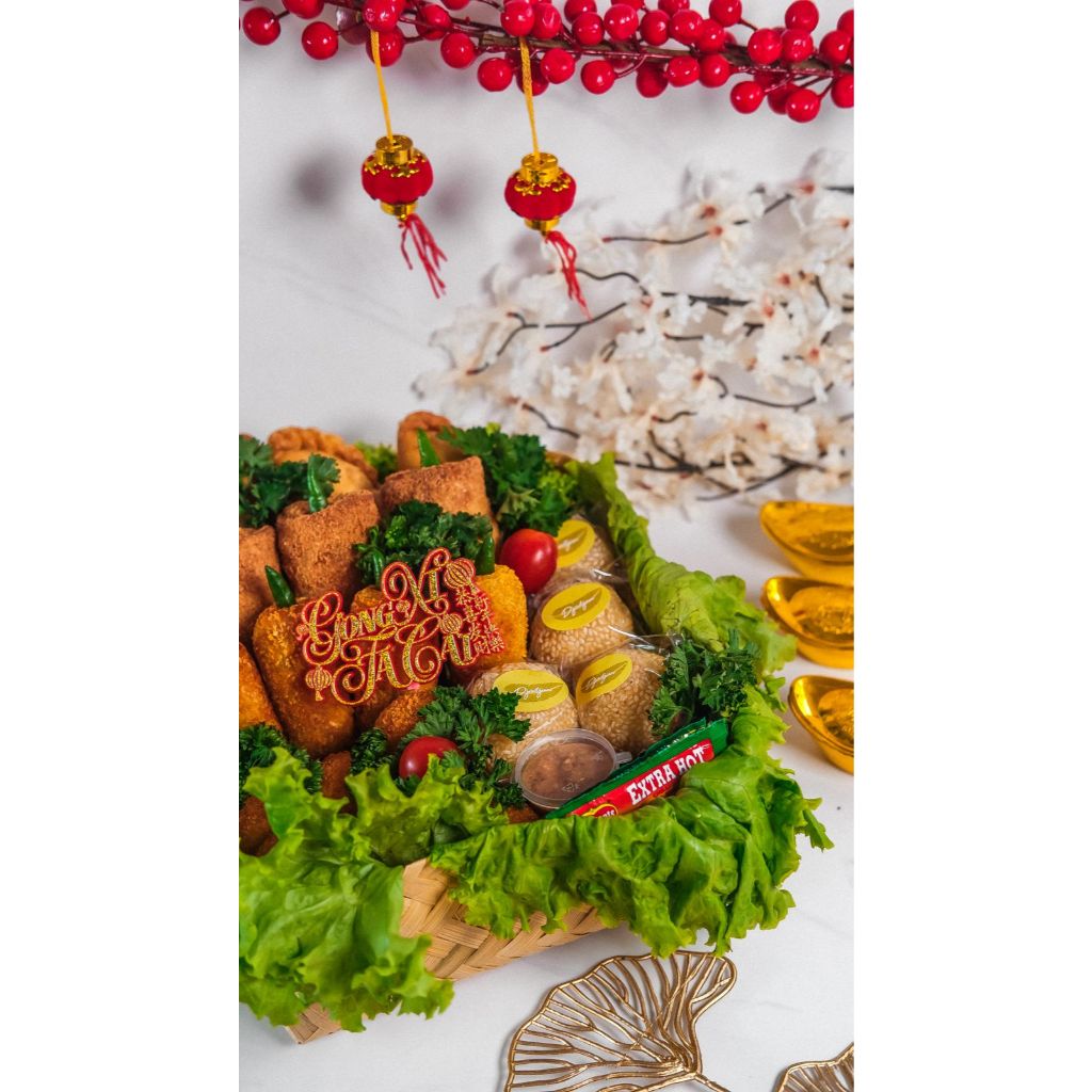 Premium Besek Gorengan Imlek Hamper Chinese New Year Djadjan Bali Risoles Kroket Onde Pastel Goreng 