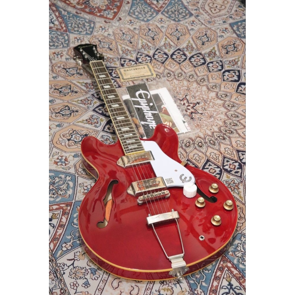 Epiphone Casino Hollowbody Candy Red Apple Color